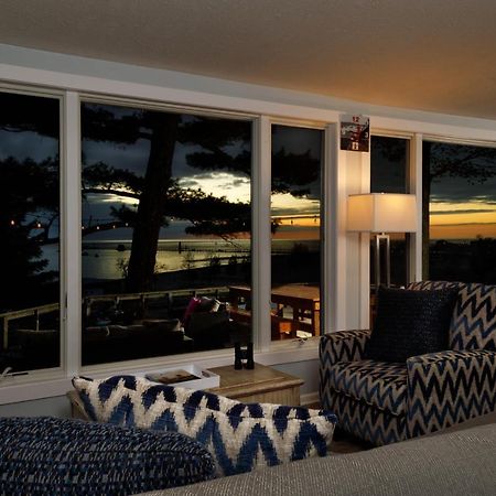 Looking Glass Beachfront Inn Grand Haven Exterior foto